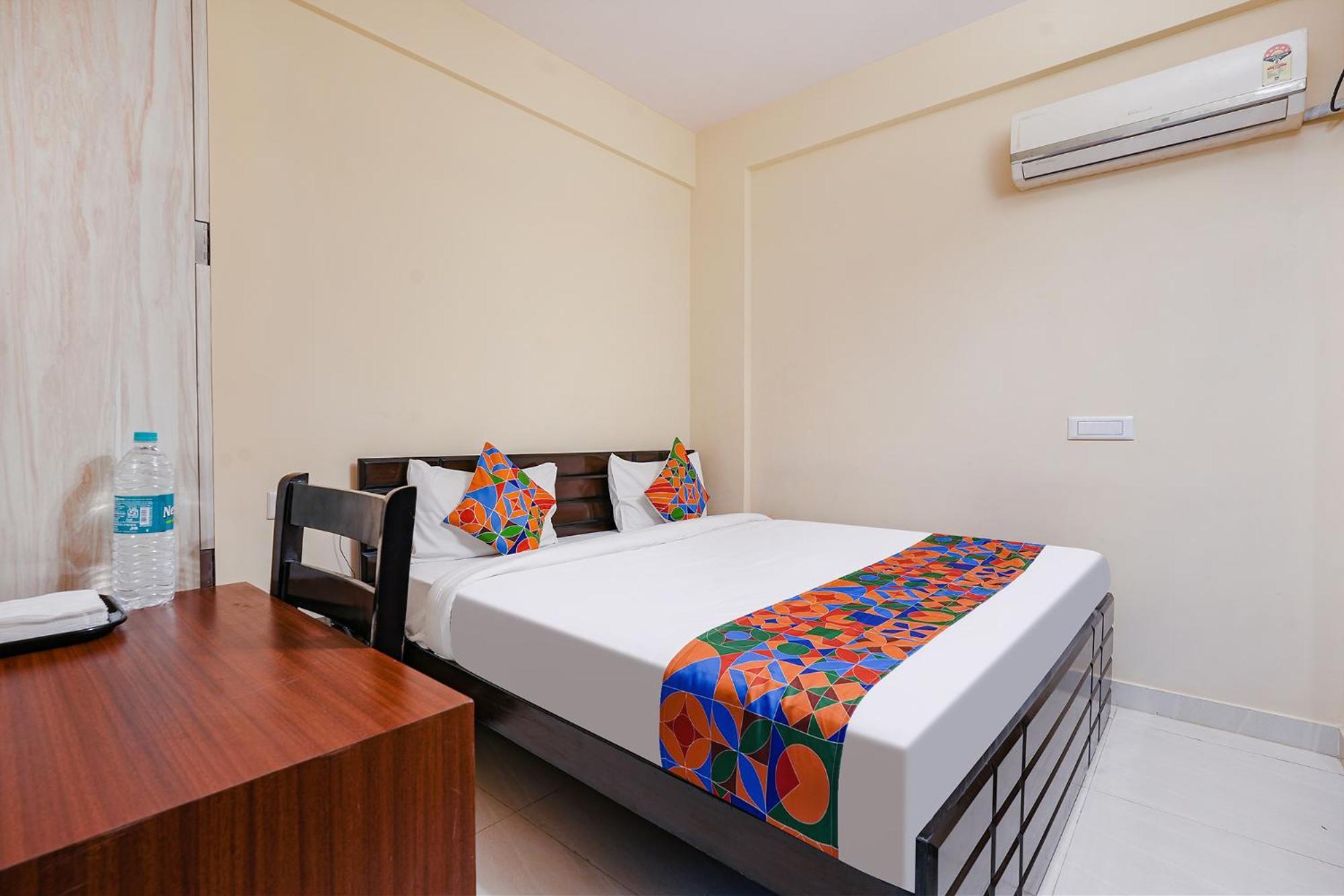 Fabhotel Crystal Suites Bangalore Bagian luar foto