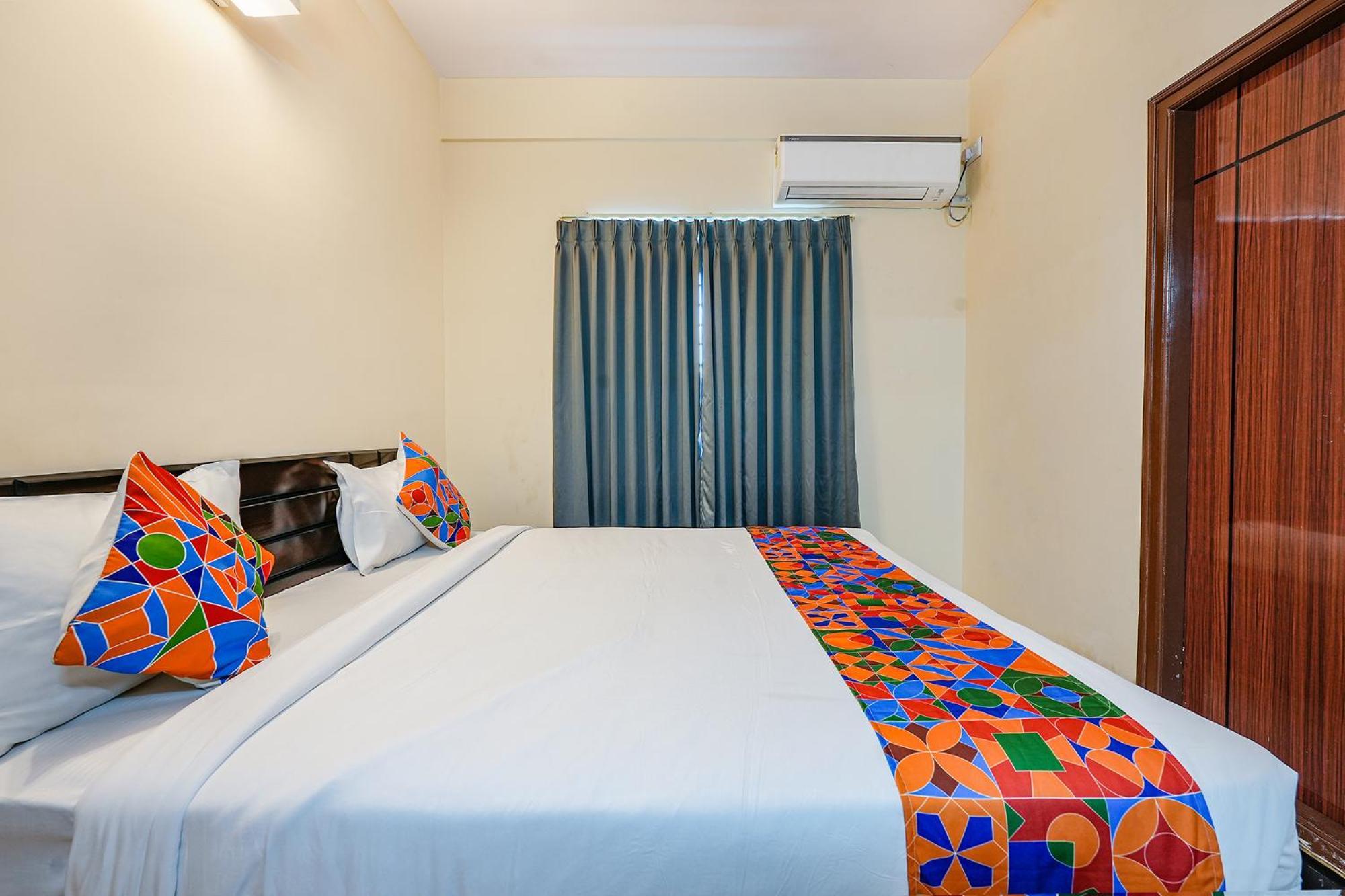 Fabhotel Crystal Suites Bangalore Bagian luar foto