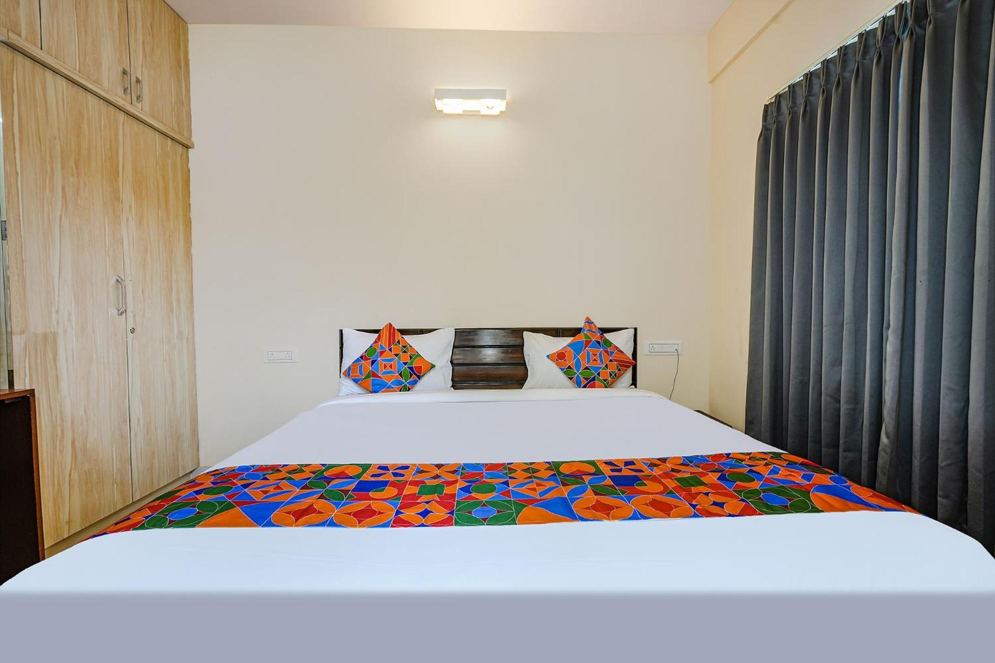 Fabhotel Crystal Suites Bangalore Bagian luar foto