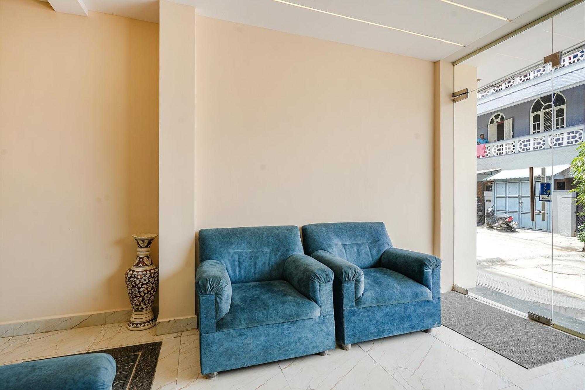 Fabhotel Crystal Suites Bangalore Bagian luar foto