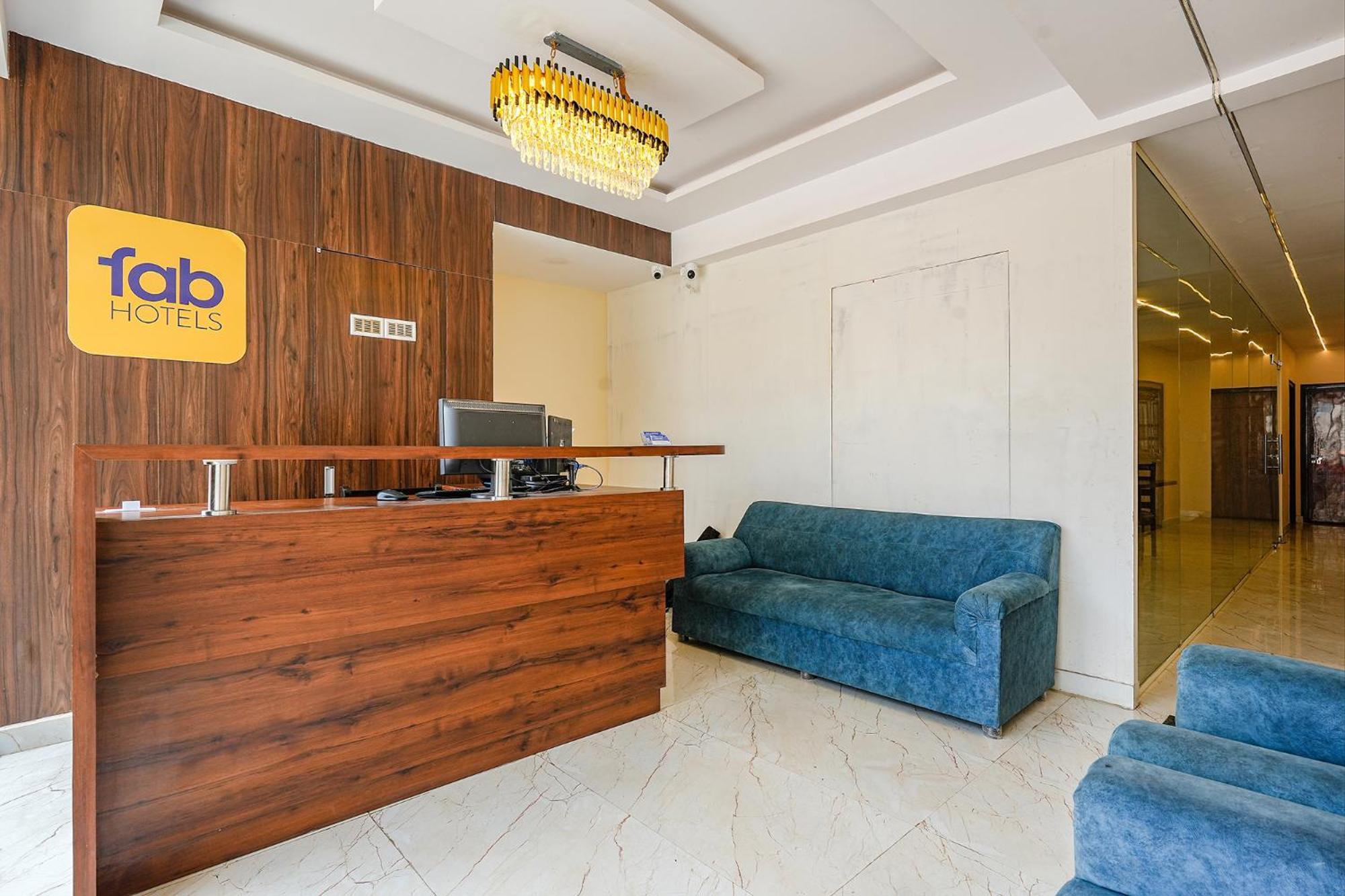 Fabhotel Crystal Suites Bangalore Bagian luar foto