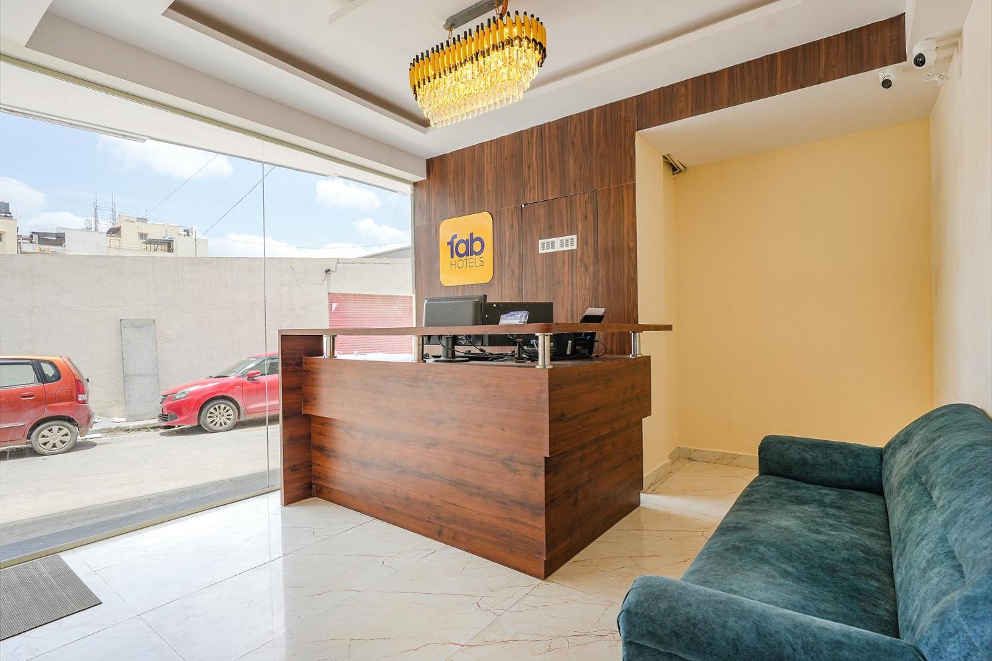 Fabhotel Crystal Suites Bangalore Bagian luar foto