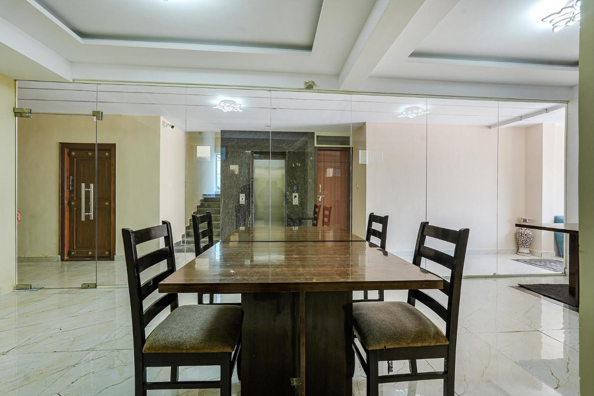 Fabhotel Crystal Suites Bangalore Bagian luar foto