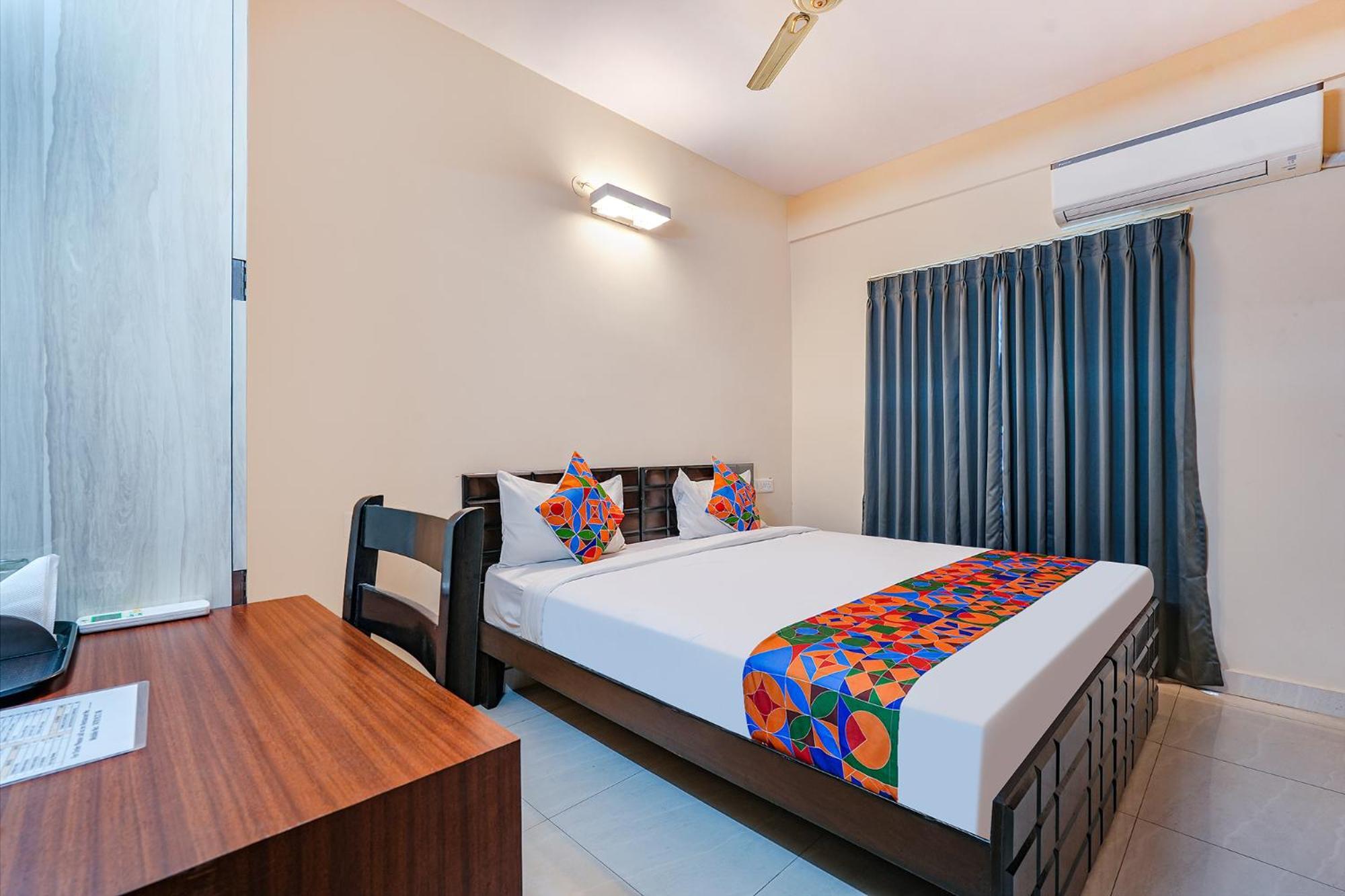 Fabhotel Crystal Suites Bangalore Bagian luar foto