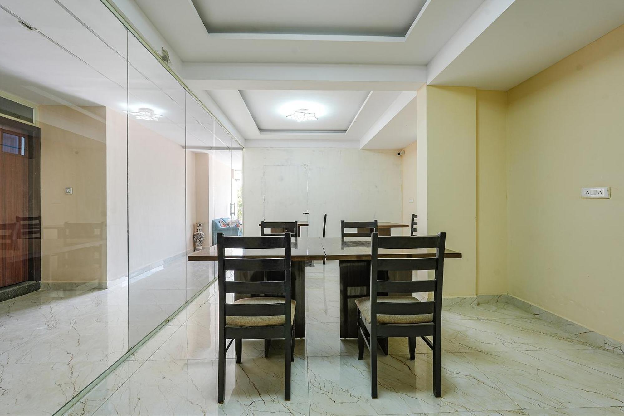 Fabhotel Crystal Suites Bangalore Bagian luar foto
